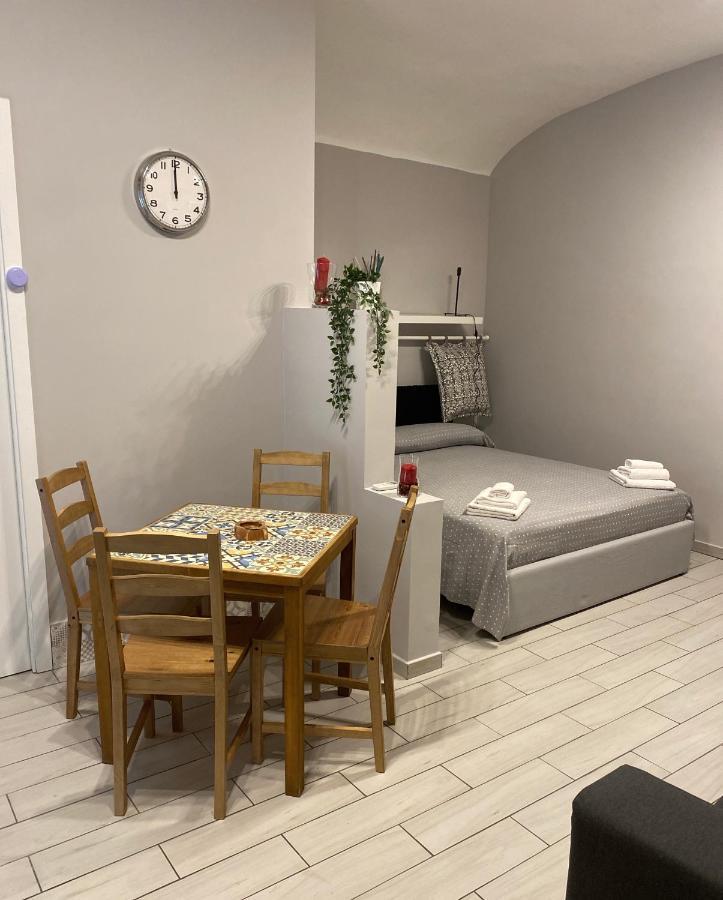 Apartmán Ropelli Santa Chiara Neapol Exteriér fotografie